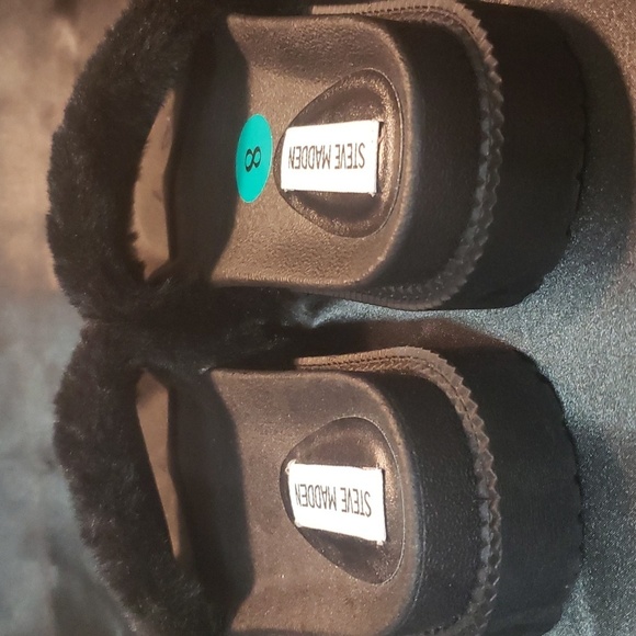 Steve Madden Black Faux Fur Plush Slides - Picture 4 of 5